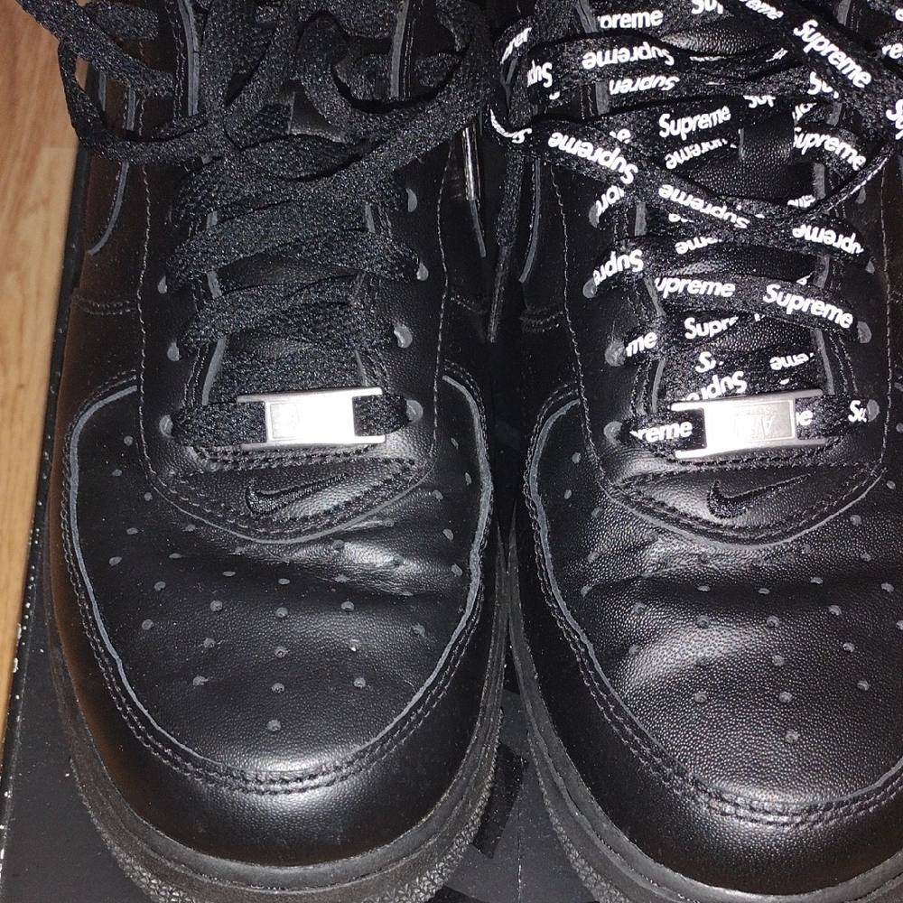 Nike Black Supreme Men's Sneakers